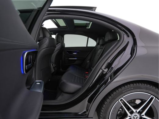 Mercedes-Benz C-Klasse 180 AMG Line (INCL-BTW) *PANO | LEATHER | FULL-LED | HEATED-SPORTSEATS | DIGI-COCKPIT | BLINDSPOT... ActivLease financial lease