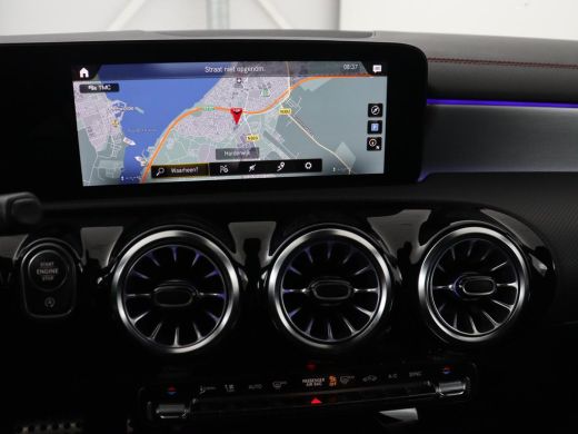 Mercedes-Benz CLA Shooting Brake 180 Business Solution AMG | Panoramadak | Stoelverwarming | Memory | Sfeerverlicht... ActivLease financial lease