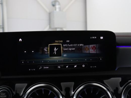 Mercedes-Benz CLA Shooting Brake 180 Business Solution AMG | Panoramadak | Stoelverwarming | Memory | Sfeerverlicht... ActivLease financial lease