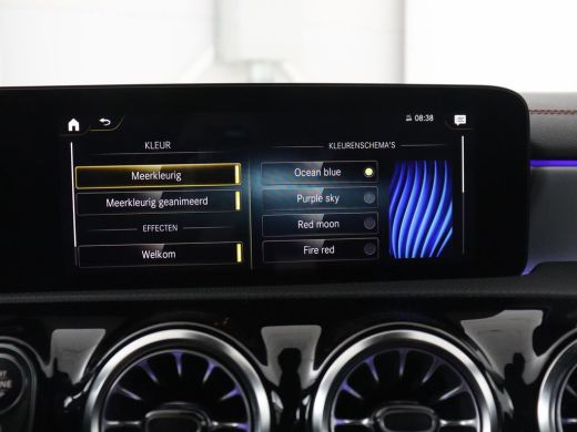Mercedes-Benz CLA Shooting Brake 180 Business Solution AMG | Panoramadak | Stoelverwarming | Memory | Sfeerverlicht... ActivLease financial lease