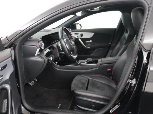 Mercedes-Benz CLA Shooting Brake 180 Business Solution AMG | Panoramadak | Stoelverwarming | Memory | Sfeerverlicht... ActivLease financial lease