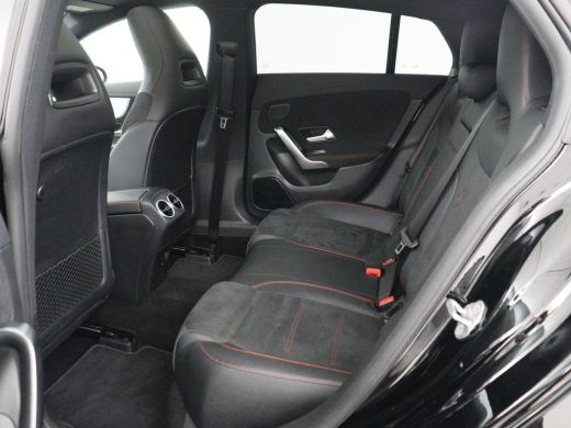 Mercedes-Benz CLA Shooting Brake 180 Business Solution AMG | Panoramadak | Stoelverwarming | Memory | Sfeerverlicht... ActivLease financial lease