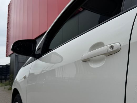 Peugeot 108 1.0 e-VTi Active | Audio installatie | Bluetooth telefoonvoorbereiding | Elektrische ramen voor ActivLease financial lease