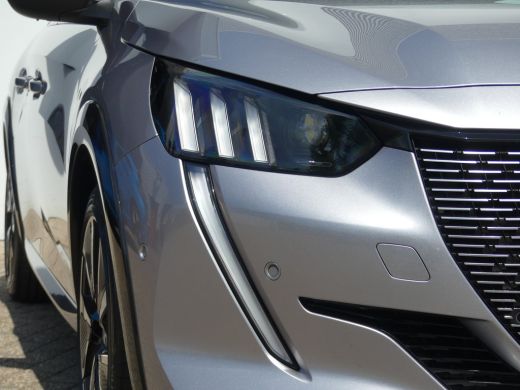 Peugeot e-208 EV GT Pack 50 kWh | SOH 89% | ADAPTIVE CRUISE | DODEHOEKDETECTIE | CAMERA | PARKEERSENSOREN V+A |... ActivLease financial lease