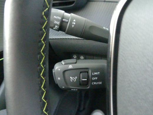 Peugeot e-208 EV GT Pack 50 kWh | SOH 89% | ADAPTIVE CRUISE | DODEHOEKDETECTIE | CAMERA | PARKEERSENSOREN V+A |... ActivLease financial lease