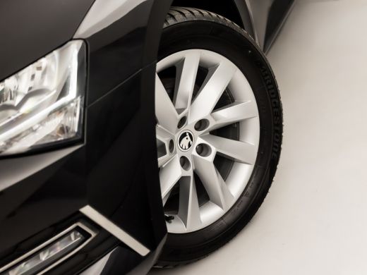 Skoda Superb Combi 1.4 TSI iV Sport 218Pk Automaat (VIRTUAL COCKPIT, APPLE CARPLAY, GROOT NAVI, MEMORY SEAT, L... ActivLease financial lease