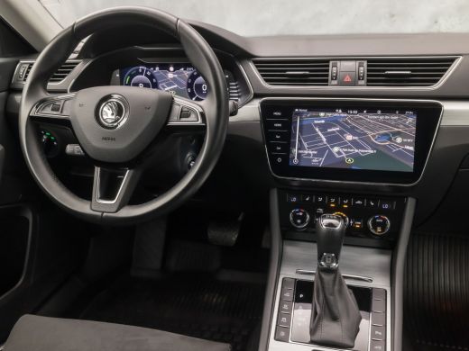 Skoda Superb Combi 1.4 TSI iV Sport 218Pk Automaat (VIRTUAL COCKPIT, APPLE CARPLAY, GROOT NAVI, MEMORY SEAT, L... ActivLease financial lease