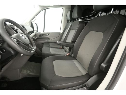 Volkswagen Crafter 2.0 TDI L3H3 177PK | 3500kg Trekgew. | Airco | Cruise | Camera | Carplay | 3 Zits | 2xSchuifdeur ... ActivLease financial lease