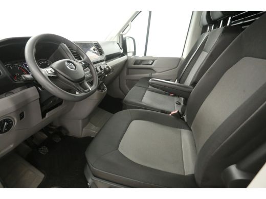 Volkswagen Crafter 2.0 TDI L3H3 177PK | 3500kg Trekgew. | Airco | Cruise | Camera | Carplay | 3 Zits | 2xSchuifdeur ... ActivLease financial lease