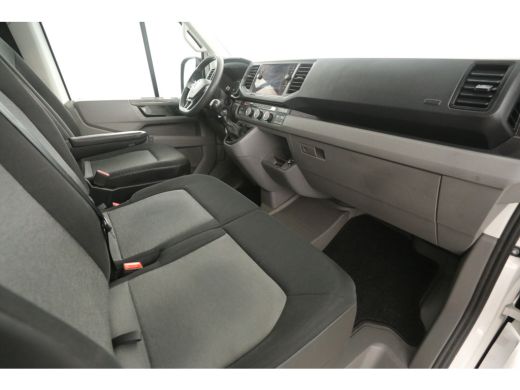 Volkswagen Crafter 2.0 TDI L3H3 177PK | 3500kg Trekgew. | Airco | Cruise | Camera | Carplay | 3 Zits | 2xSchuifdeur ... ActivLease financial lease