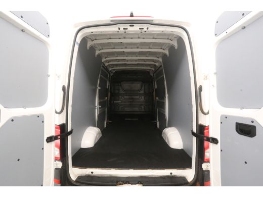 Volkswagen Crafter 2.0 TDI L3H3 177PK | 3500kg Trekgew. | Airco | Cruise | Camera | Carplay | 3 Zits | 2xSchuifdeur ... ActivLease financial lease