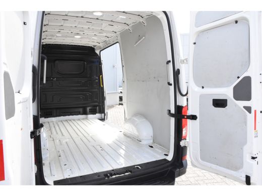 Volkswagen Crafter 35 TDI L3H3 *Leer*Navigatie*Camera* ActivLease financial lease