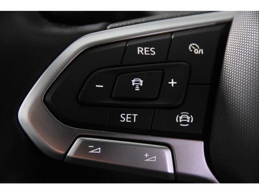 Volkswagen Golf VIII Life *1ste Eigenaar*Navigatie*Camera*Carplay* ActivLease financial lease