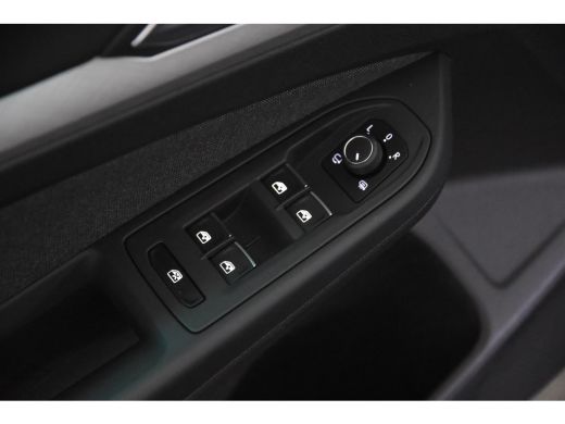 Volkswagen Golf VIII Life *1ste Eigenaar*Navigatie*Camera*Carplay* ActivLease financial lease