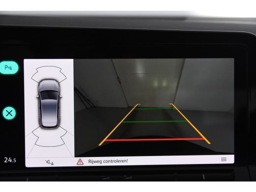 Volkswagen Golf VIII Life *1ste Eigenaar*Navigatie*Camera*Carplay* ActivLease financial lease