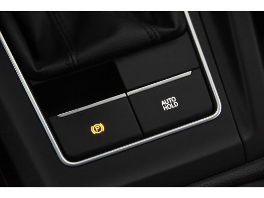 Volkswagen Golf VIII Life *1ste Eigenaar*Navigatie*Camera*Carplay* ActivLease financial lease