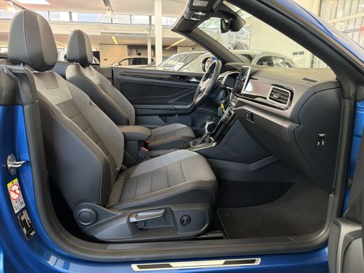 Volkswagen T-Roc 1.5 TSI 150PK DSG R-LINE SPORT LED/NAVI/CARPLAY/TREKHAAK ActivLease financial lease