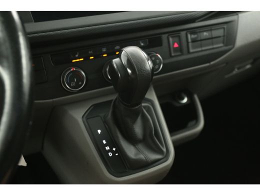 Volkswagen Transporter 2.0 TDI L2H1 150PK | Automaat | Airco | Cruise | Camera | 3 Zits | Carplay | 2xSchuifdeur | Trekhaak ActivLease financial lease