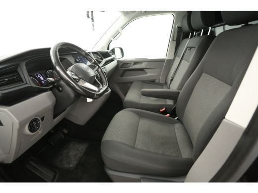 Volkswagen Transporter 2.0 TDI L2H1 150PK | Automaat | Airco | Cruise | Camera | 3 Zits | Carplay | 2xSchuifdeur | Trekhaak ActivLease financial lease