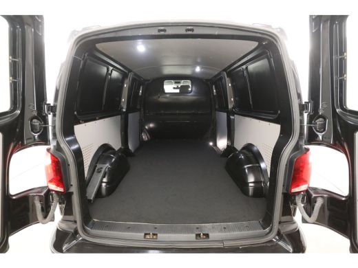 Volkswagen Transporter 2.0 TDI L2H1 150PK | Automaat | Airco | Cruise | Camera | 3 Zits | Carplay | 2xSchuifdeur | Trekhaak ActivLease financial lease