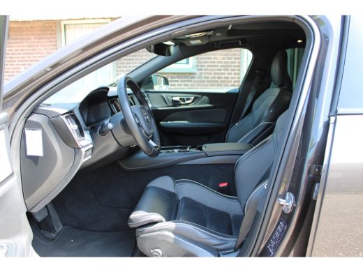 Volvo  V60 2.0 T6 Plug-in hybrid AWD R-DESIGN SOh 96,8% PANO LEER LED TREKH. 94000KM!!! ActivLease financial lease