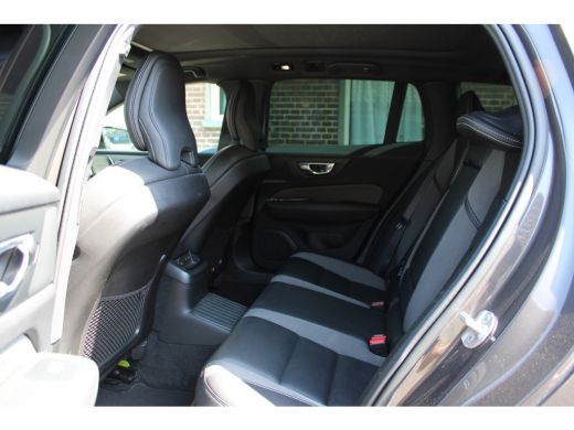 Volvo  V60 2.0 T6 Plug-in hybrid AWD R-DESIGN SOh 96,8% PANO LEER LED TREKH. 94000KM!!! ActivLease financial lease