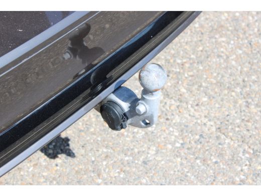 Volvo  V60 2.0 T6 Plug-in hybrid AWD R-DESIGN SOh 96,8% PANO LEER LED TREKH. 94000KM!!! ActivLease financial lease