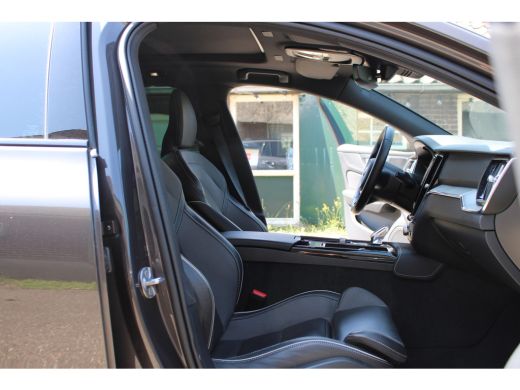 Volvo  V60 2.0 T6 Plug-in hybrid AWD R-DESIGN SOh 96,8% PANO LEER LED TREKH. 94000KM!!! ActivLease financial lease