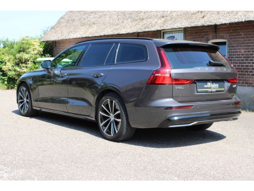 Volvo  V60 2.0 T6 Plug-in hybrid AWD R-DESIGN SOh 96,8% PANO LEER LED TREKH. 94000KM!!! ActivLease financial lease