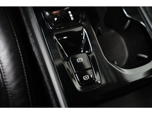Volvo  XC40 1.5 T4 Recharge Inscription | Leer | Trekhaak | Navi | ActivLease financial lease