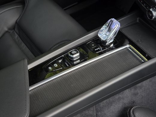 Volvo  XC60 2.0 T8 Plug-in hybrid AWD Ultra Black Edition | Luchtvering Selected Level | Full Option! | Bower... ActivLease financial lease