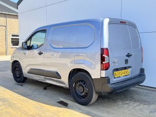 Toyota ProAce Comfort 50 kWh L1 Snelladen Climate Control Apple Carplay Cruise Control Parkeersensoren v+a Acht...