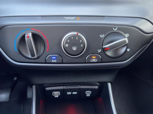Hyundai i20 1.2 MPI 84pk Comfort | Airco | Camera | Carplay | Cruise control | Dodehoek detectie | Navigatie ... ActivLease financial lease