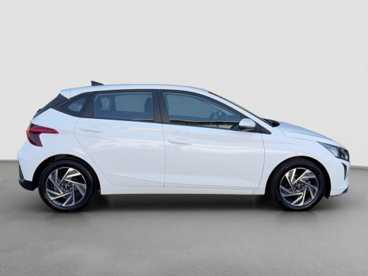 Hyundai i20 1.2 MPI 84pk Comfort | Airco | Camera | Carplay | Cruise control | Dodehoek detectie | Navigatie ... ActivLease financial lease