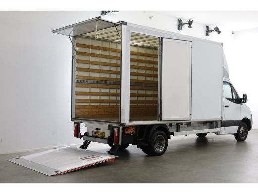 Mercedes-Benz Sprinter 515 CDI 150pk 9G Automaat Bakwagen met laadklep en zijdeur H235cm 12-2022 ActivLease financial lease