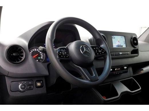 Mercedes-Benz Sprinter 515 CDI 150pk 9G Automaat Bakwagen met laadklep en zijdeur H235cm 12-2022 ActivLease financial lease