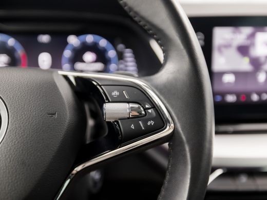 Skoda Octavia Combi 1.0 e-TSI Sport Automaat (VIRTUAL COCKPIT, APPLE CARPLAY, GROOT NAVI, STOELVERWARMING, SPOR... ActivLease financial lease