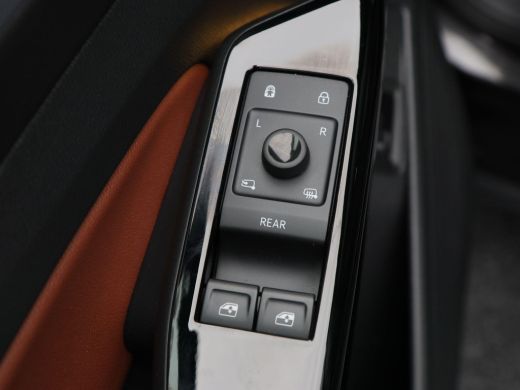 Volkswagen ID.4 First Max 77 kWh | Stoel/Stuurverwarming | Panorama dak | IQ Light | 360 Camera | Adaptive cruise... ActivLease financial lease