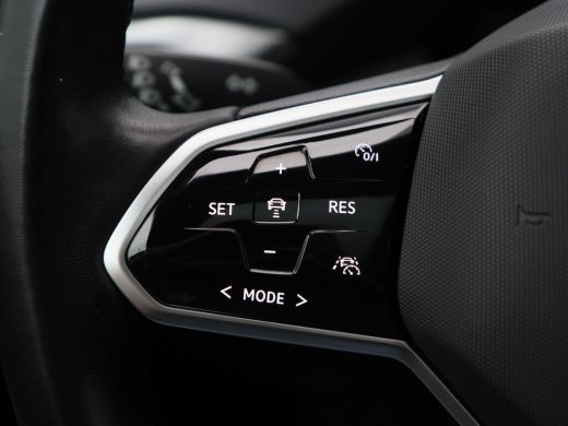 Volkswagen ID.4 First Max 77 kWh | Stoel/Stuurverwarming | Panorama dak | IQ Light | 360 Camera | Adaptive cruise... ActivLease financial lease