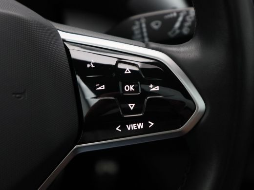 Volkswagen ID.4 First Max 77 kWh | Stoel/Stuurverwarming | Panorama dak | IQ Light | 360 Camera | Adaptive cruise... ActivLease financial lease
