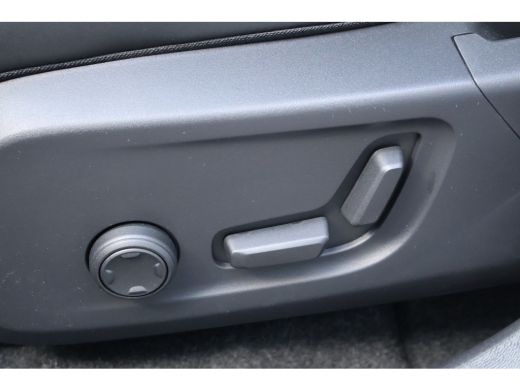Volvo  EX40 Single Motor Extended Range Ultra Dark | Harman Kardon | BLIS | Pano | 360Cam | ActivLease financial lease