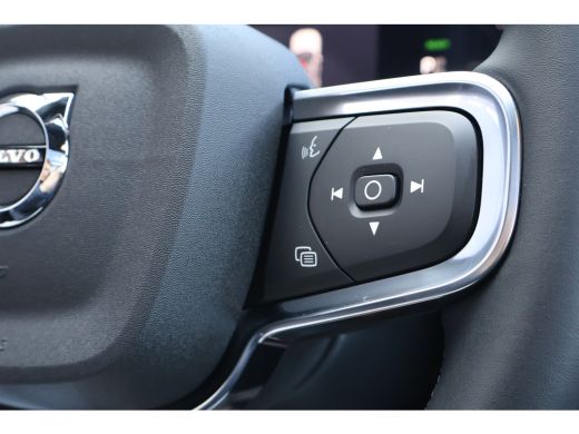 Volvo  EX40 Single Motor Extended Range Ultra Dark | Harman Kardon | BLIS | Pano | 360Cam | ActivLease financial lease