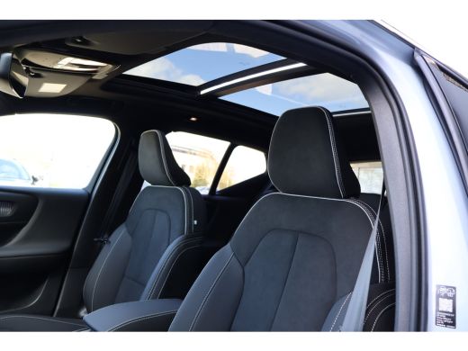 Volvo  EX40 Single Motor Extended Range Ultra Dark | Harman Kardon | BLIS | Pano | 360Cam | ActivLease financial lease