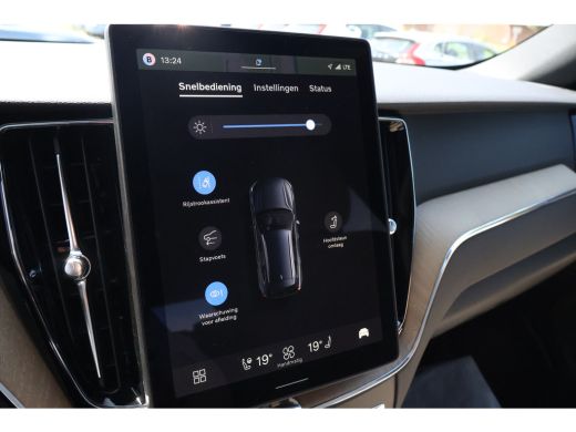 Volvo  XC60 2.0 T6 Plug-in hybrid AWD Plus Bright &euro;5.000,- Demo Voordeel | Harman Kardon | ActivLease financial lease