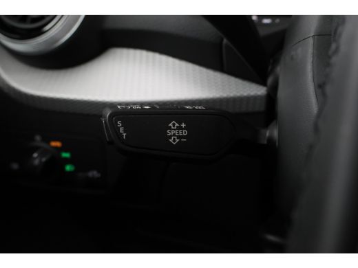 Audi Q2 30 TFSI S Edition virtual, pano, climate, leer, ActivLease financial lease