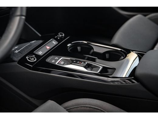 Audi Q6 e-tron 185 kW | Trekhaak | Stoelverwarming Voor + Achter | Camera | ActivLease financial lease
