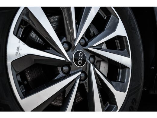 Audi Q6 e-tron 185 kW | Trekhaak | Stoelverwarming Voor + Achter | Camera | ActivLease financial lease