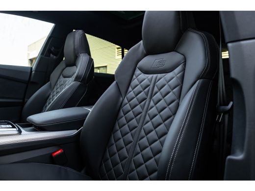 Audi Q8 60 TFSI e quattro Pro Line S Competition 490 PK | Trekhaak | Panoramadak | Laser | B&O | 360 camera ActivLease financial lease