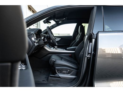 Audi Q8 60 TFSI e quattro Pro Line S Competition 490 PK | Trekhaak | Panoramadak | Laser | B&O | 360 camera ActivLease financial lease