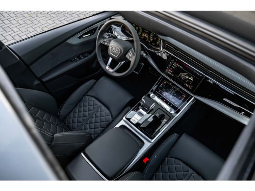 Audi Q8 60 TFSI e quattro Pro Line S Competition 490 PK | Trekhaak | Panoramadak | Laser | B&O | 360 camera ActivLease financial lease